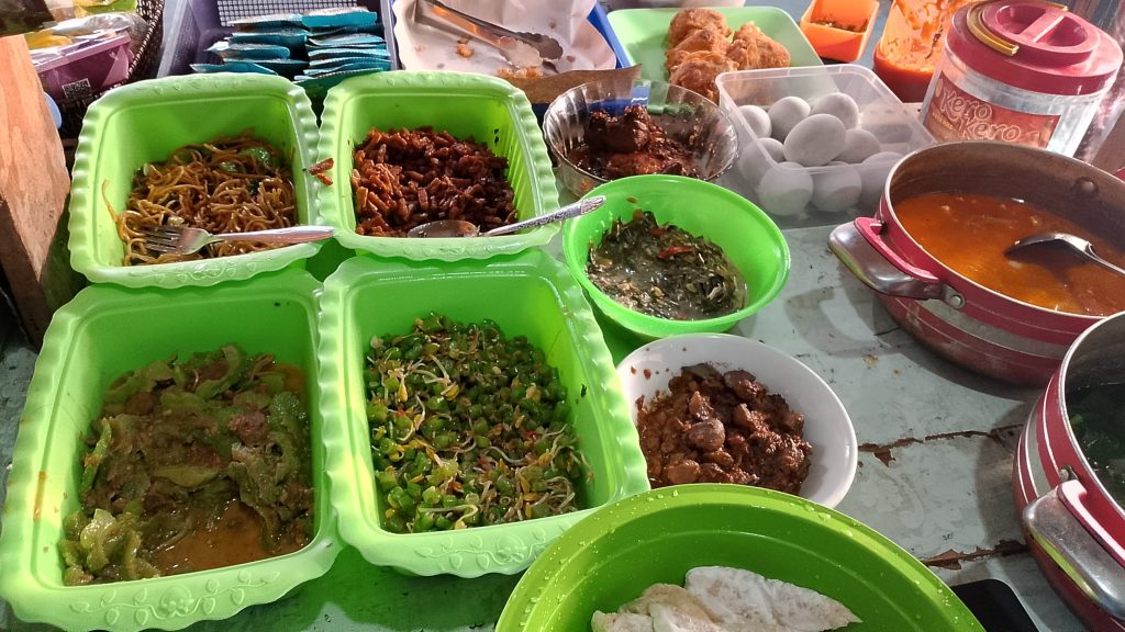 Warung Bu There: Tempat Kuliner di Semarang yang Bikin Nagih